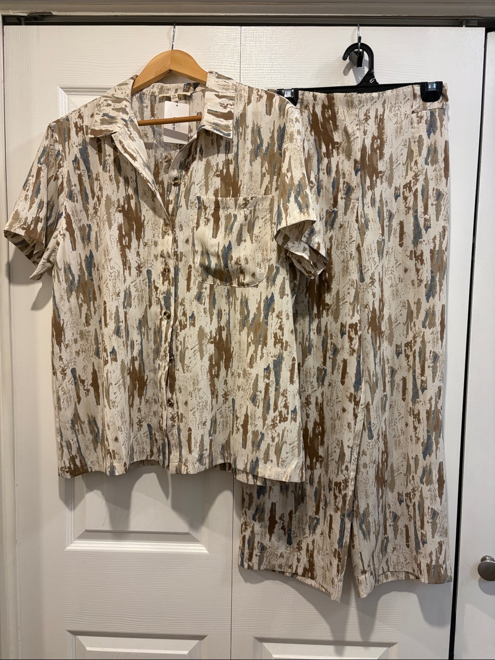 Grade & Gather Short-Sleeve Button Shirt in Beige & Brown Brush Print